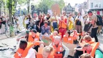 AVRUPA İNSAN HAKLARı MAHKEMESI - Hollanda'da Düzensiz Göçmenleri Kurtaran Alman Kaptana Destek Eylemi
