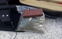 PIYADE - Jandarmanın Uyuşturucu Ve Silahla Yakaladığı 2 Kişi Gözaltına Alındı