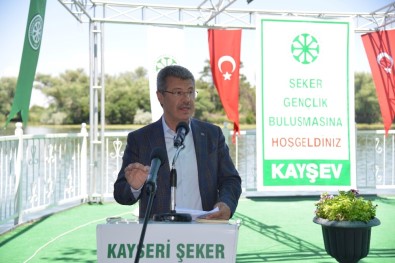 Kayseri Şeker, 'KAYSEV' Vakfından 1243 Üniversite Öğrencisine Burs