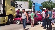 KULLAR - Kocaeli'de Trafik Kazası Açıklaması 5 Yaralı