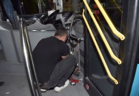 TOPLU TAŞIMA ARACI - Mavi Otobüslerde De Ankarakart Dönemi Başlıyor