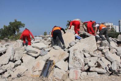 Mersin'deki Deprem Tatbikatı Gerçeğini Aratmadı