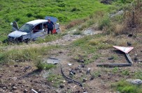 Otomobil Sulama Kanalına Uçtu Açıklaması 2 Yaralı