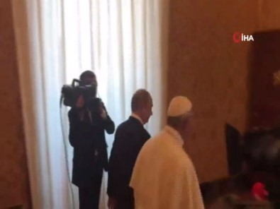Putin, Papa Francis ile görüştü