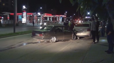 Sivas'ta Trafik Kazası Açıklaması 2 Yaralı