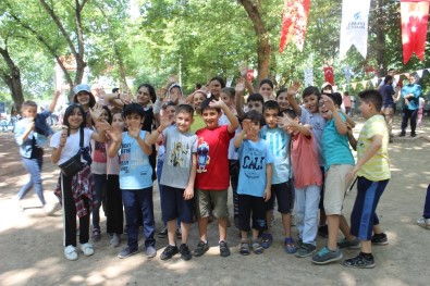 5 Bin 500 Çocuk Esenler' Deki Piknikte Doyasıya Eğlendi