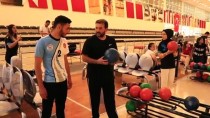TEVFİK FİKRET - Köyde Kurdukları Takımla Bowling Şampiyonu Oldular