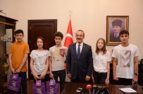 SEDDAR YAVUZ - Vali Yavuz, LGS'den Tam Puan Alan Öğrencileri Ödüllendirdi