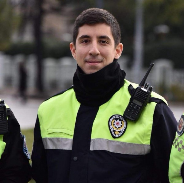 Ayrılığa dayanamayan polis intihar etti