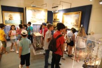 KARİKATÜR - Bayraklılı Minikler Deniz Müzesini Gezdi