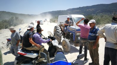 Bitmeyen Yol Toz Yüzünden Çiftçiyi İsyan Ettirdi, Yolu Traktörle Trafiğe Kapattılar