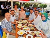 ATATÜRKÇÜ DÜŞÜNCE DERNEĞI - Çeşme'de Siyasi Parti Başkanlarını Buluşturan Kahvaltı