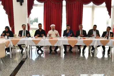 Diyanet İşleri Başkanı Erbaş, 15 Temmuz Gazileriyle Bir Araya Geldi