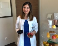 FAZLA KILO - Porsiyon Kontrolü Yapılmayan Yaz Meyveleri Kilo Aldırıyor