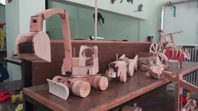 Sinop'ta Ahşap Oyuncak Atölyesi Hayata Geçirildi