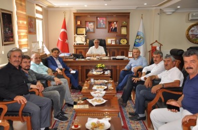 AK Parti Teşkilatından MHP'li Başkan Dönmez'e Ziyaret
