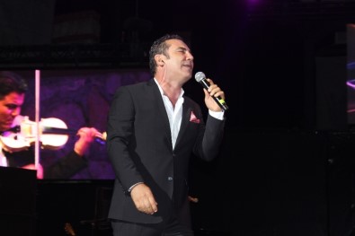 Büyükçekmece'de Ferhat Göçer Rüzgarı Esti