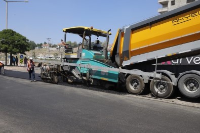 Büyükşehir'de Yollar Yenileniyor