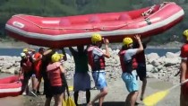 ADRENALİN TUTKUNU - Dalaman Çayı'nda Rafting Heyecanı Turistleri Cezbediyor
