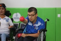 ENGELLİ SPORCU - Engelli Bilal'in Spor Yapma Hayali Oyuncak Satarken Gerçek Oldu