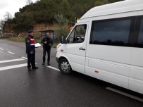 JANDARMA GENEL KOMUTANLIĞI - Jandarma Trafik Destekçisi İki Örenciye Katılım Belgelerini Takdim Etti