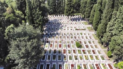 Edirnekapı Şehitliği'nde Kurban Bayramı Arifesinde Hüzün Vardı