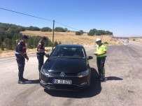 MEHMET AKTAŞ - Emniyet Genel Müdürü Aktaş, Sürücülere Şeker İkram Etti