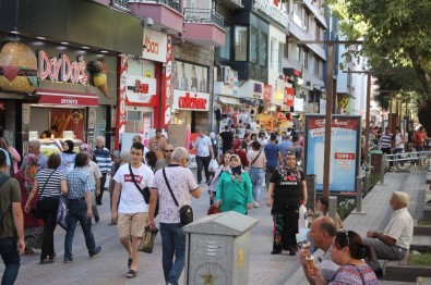 Eskişehir'de Arefe Günü Alışveriş Yoğunluğu