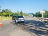 ACIL SERVIS - Eskişehir'de Trafik Kazası Açıklaması 5 Yaralı