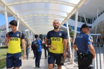 TEZAHÜRAT - Fenerbahçe Kafilesi Sivas'ta