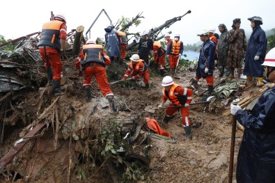 Myanmar'da Toprak Kayması Açıklaması  29 Ölü