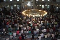 OKTAY KALDıRıM - Elazığ'da Bayram Namazında Camiler Doldu