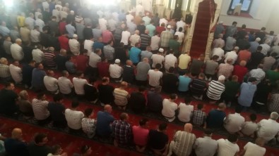 İzmir'de Bayram Namazı