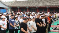 GANSU - Pekin'de Müslümanlar Camileri Doldurdu