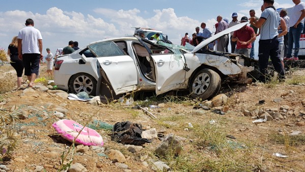 Bayramda trafik kazaları can almaya devam etti