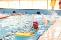 YÜZME - Çiğli'de Yaz-Kış Yüzme Keyfi