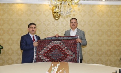 Hakkari Vali Yardımcısı Pala Ve Kaymakamlara Veda Yemeği