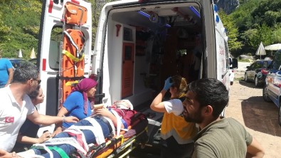 Tabiat Parkında Kayalıktan Düşen Genç 1 Saatte Kurtarılabildi