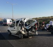 Yolcu Otobüsü Hafif Ticari Araca Çarptı Açıklaması 5 Yaralı