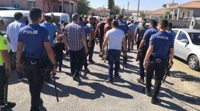 Aksaray'da Kaza Sonrası İki Grup Arasında Kavga Açıklaması 1'İ Polis 9 Yaralı
