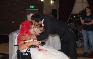 Bir Aşk Hikayesi 'Engelleri' Ortadan Kaldırdı