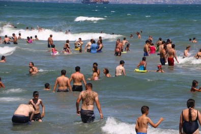 İstanbullular Akın Etti Plajlar Dolup Taştı