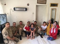 Jandarmadan Şehit Piyade Er Özcan'ın Ailesine Bayram Ziyareti Haberi
