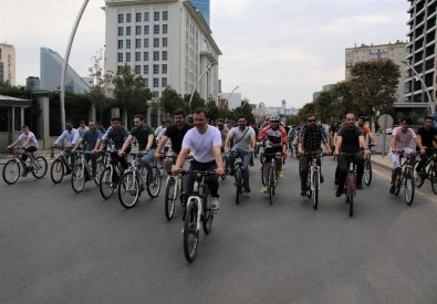 AK Parti Gençlik Kolları'ndan Bisikletli Kutlama