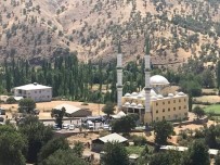 DERECIK - Derecik'te Cami Yangını