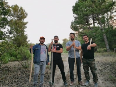 Eğlencenin Ortasında Yangın Söndürme Çalışmalarına Katıldılar