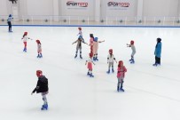 YAZ OKULLARI - Karacaörenli Çocukların Buz Keyfi