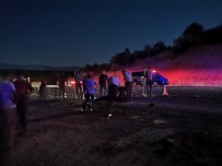 ÜMİT AKBAŞ - Otomobil Yayalara Çarptı Açıklaması 1 Ölü 3 Yaralı