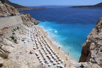 SAKLıKENT - Turkuaz Mavisi Plaj 4 Günde 25 Bin Ziyaretçi Ağırladı
