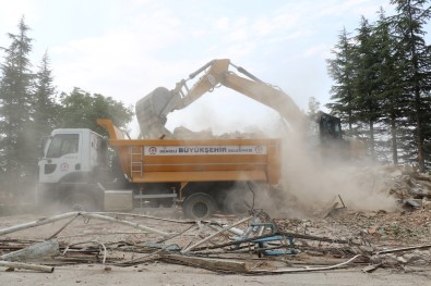 Denizli'de Deprem Bölgesinde Enkaz Kaldırma Çalışmaları Başladı